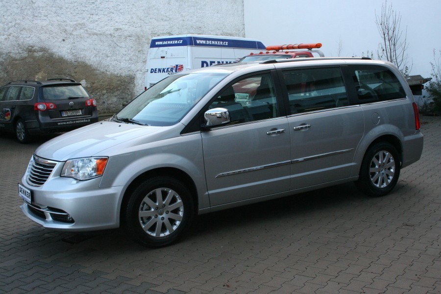 Chrysler Grand Voyager Town Country Limited Denker